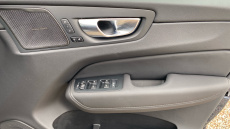 Volvo XC60 2.0 B5P Plus Dark 5dr AWD Geartronic Petrol Estate